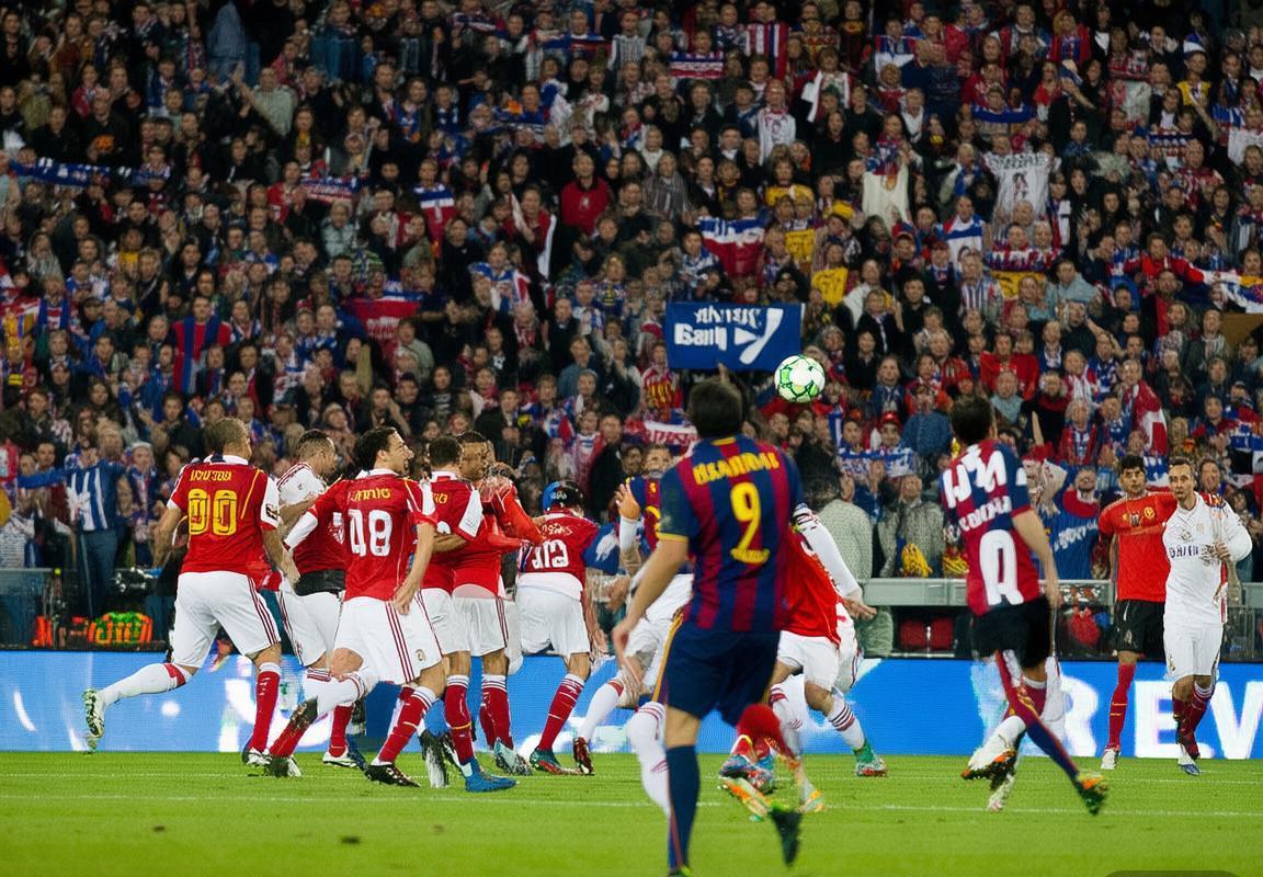 2012-2013赛季皇马巴萨巅峰对决回顾：梅西C罗传奇对决